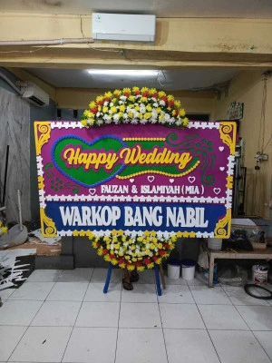 Papan Bunga di Domas Pontang